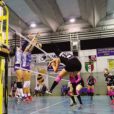 Una schiacciata di Stefani nel match contro il Monza di sabato scorso, ipoteca sulla salvezza delle nerofucsia